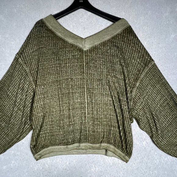 We The Free South Side Thermal Top Womens Small Olive Green V-neck Dolman Sleeve - Picture 11 of 13